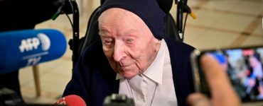 Mujer de 116 años se recupera del COVID-19